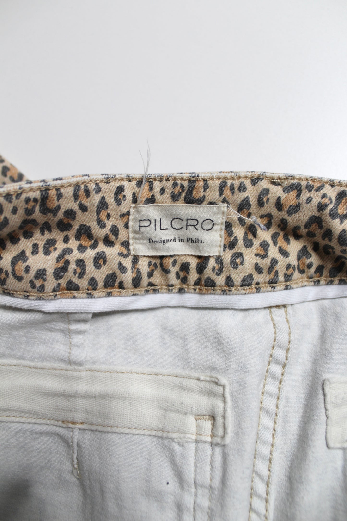 Anthropologie Pilcro cheetah print straight leg jeans, no size. Fits like 27/28 (sale: was $48)