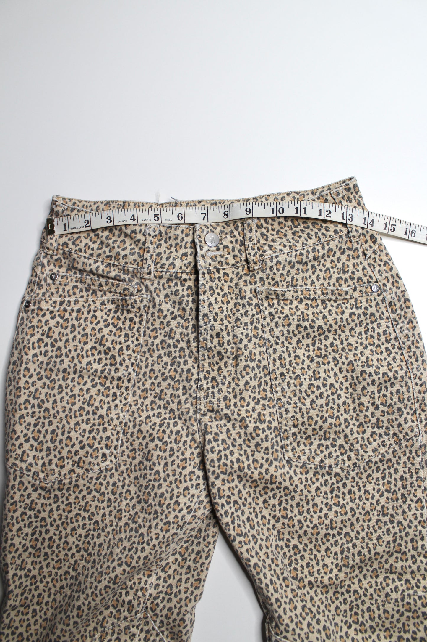 Anthropologie Pilcro cheetah print straight leg jeans, no size. Fits like 27/28 (sale: was $48)
