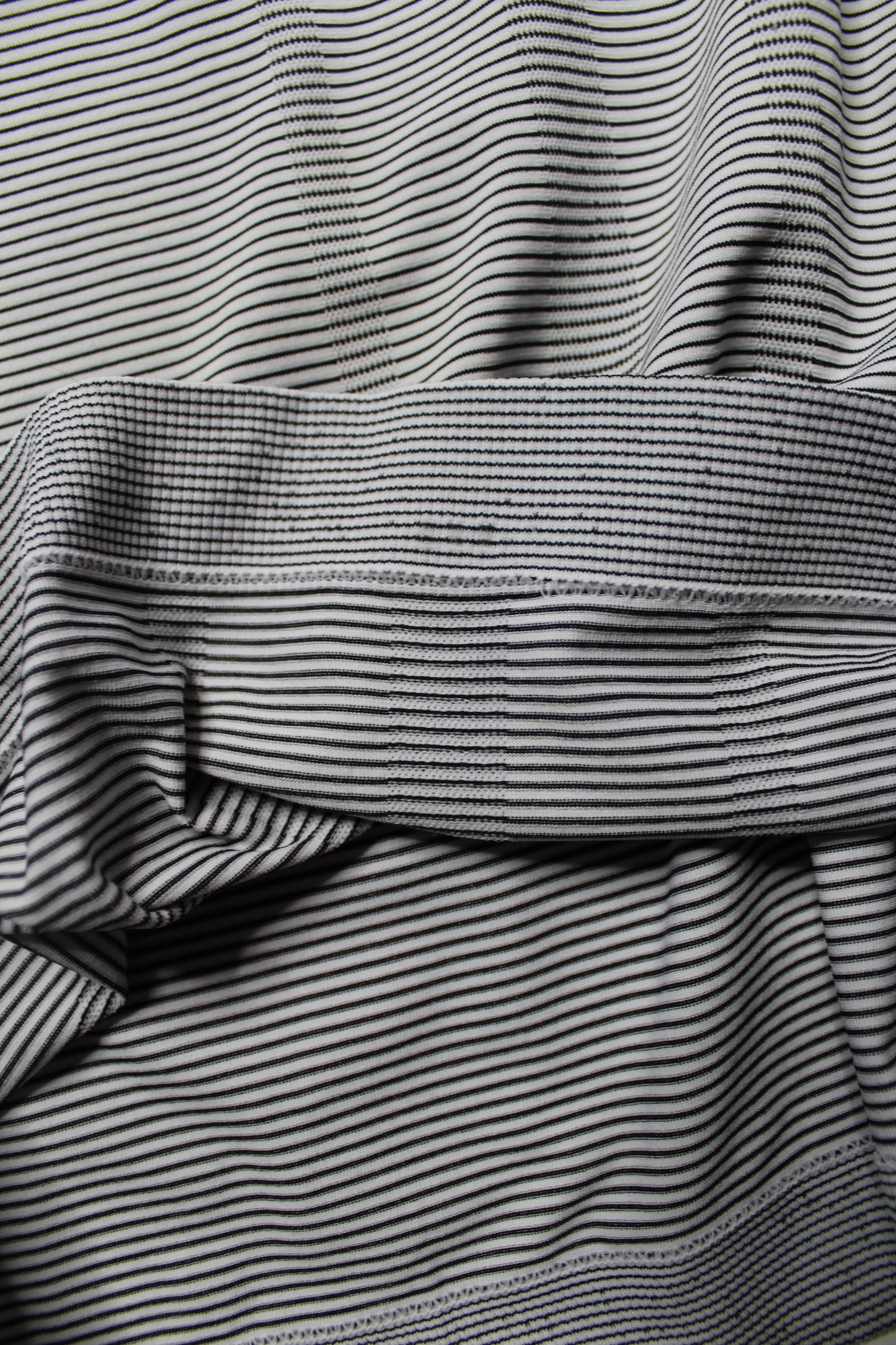 Lululemon striped ‘breeze by' short sleeve, size 6 (relaxed fit)