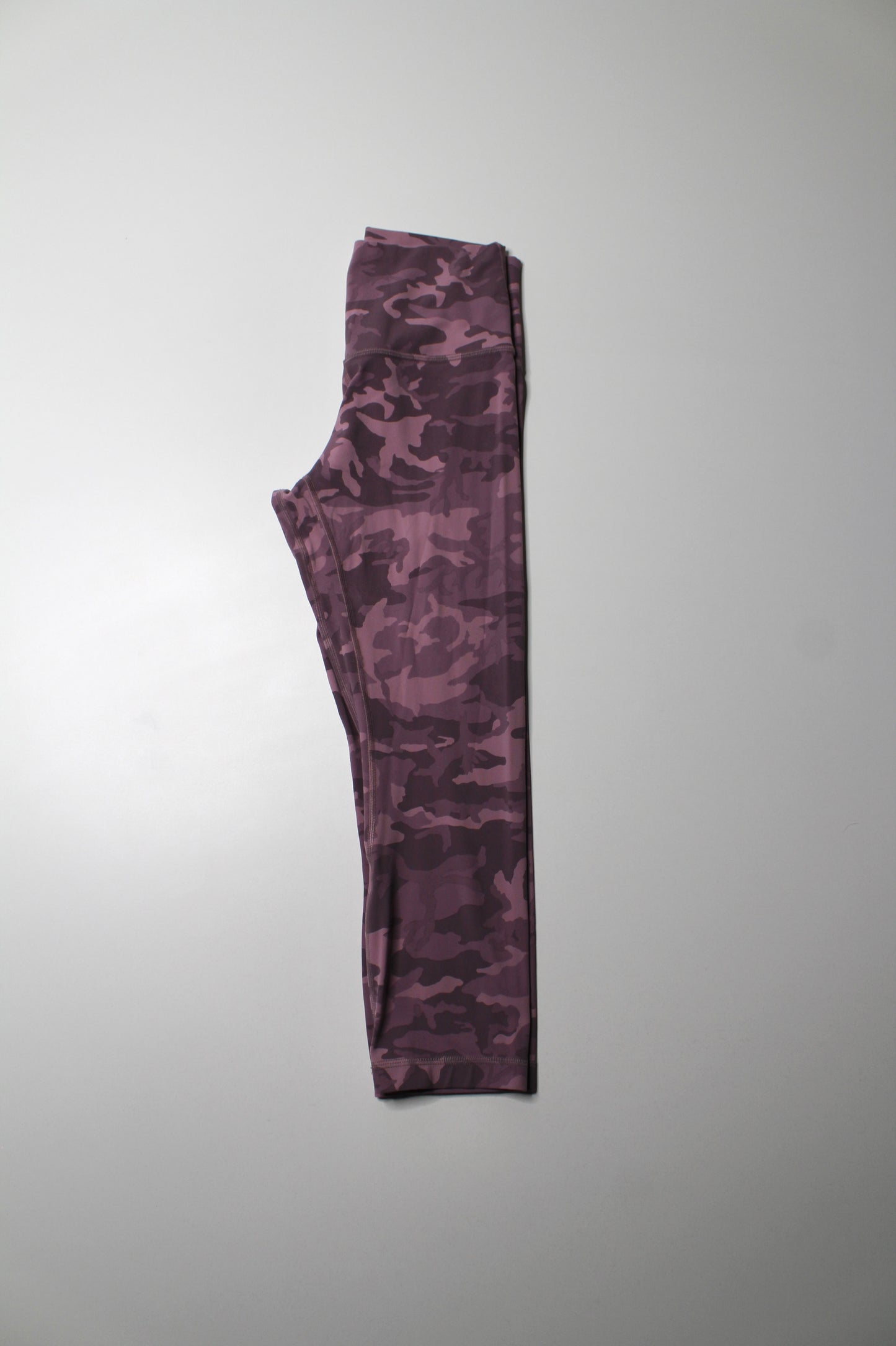 Lululemon incognito camo pink taupe multi align crop legging, size 6 (21”)