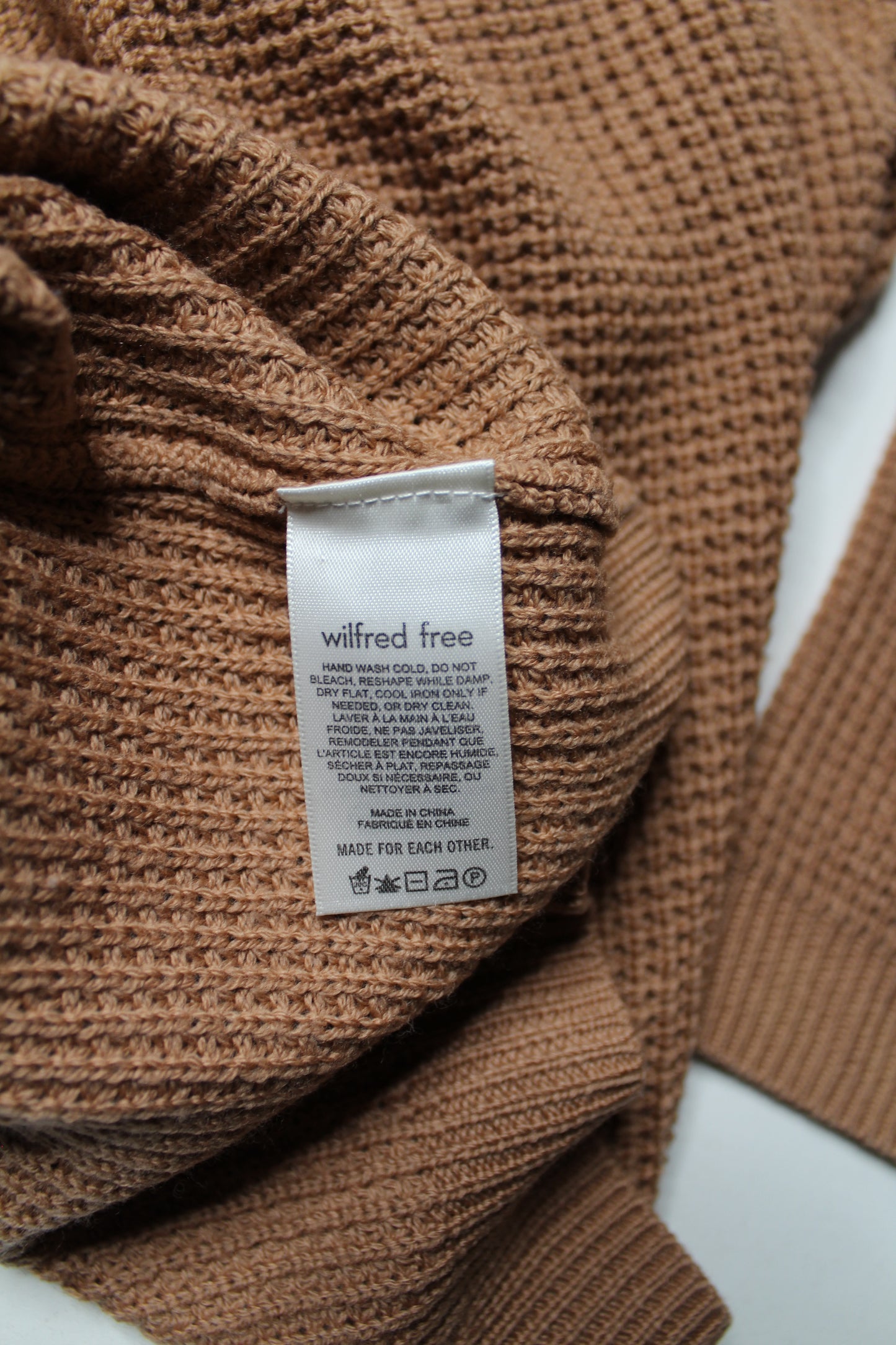 Aritzia Wilfred Free toffee waffle knit sweater, size small (loose fit)