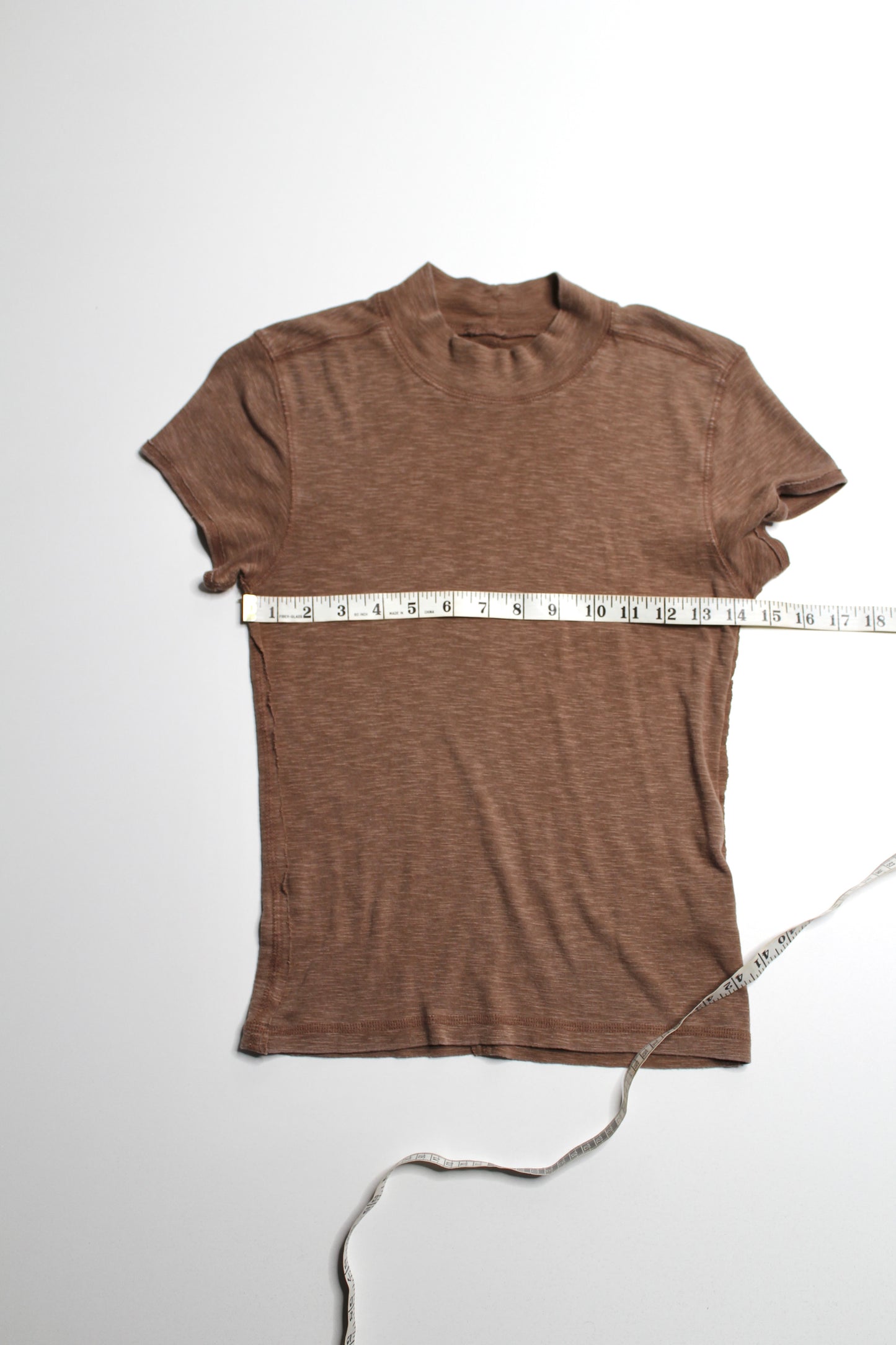 Anthropologie Pilcro brown mock neck t shirt, size medium