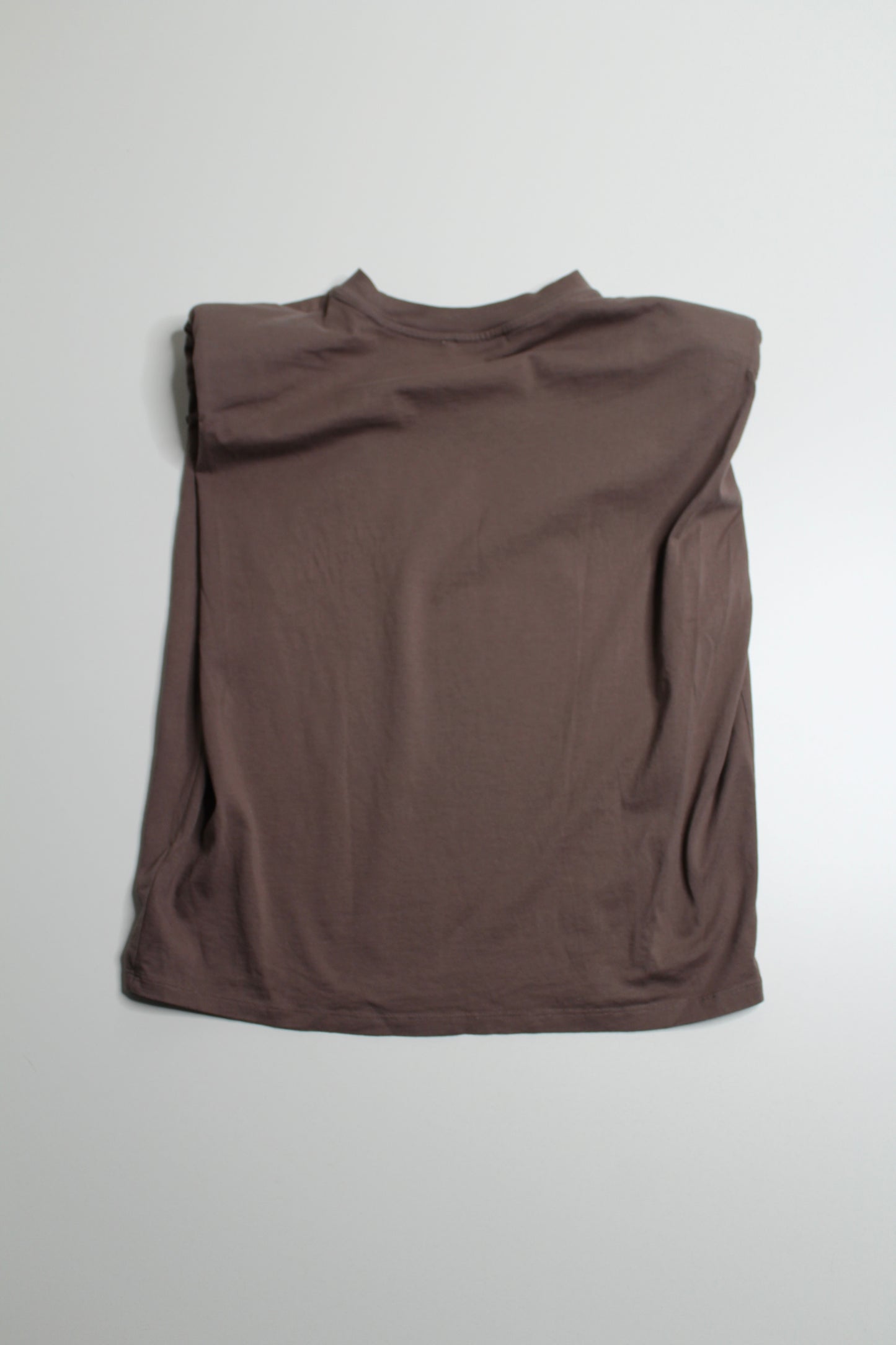 Aritzia babaton shoulder pad tank, size xs (relaxed fit)