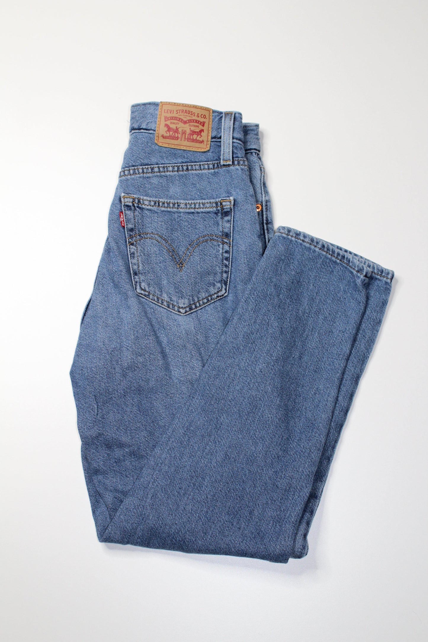 Levi’s high waisted mom jeans, size 26 (27") (price reduced: was $48)