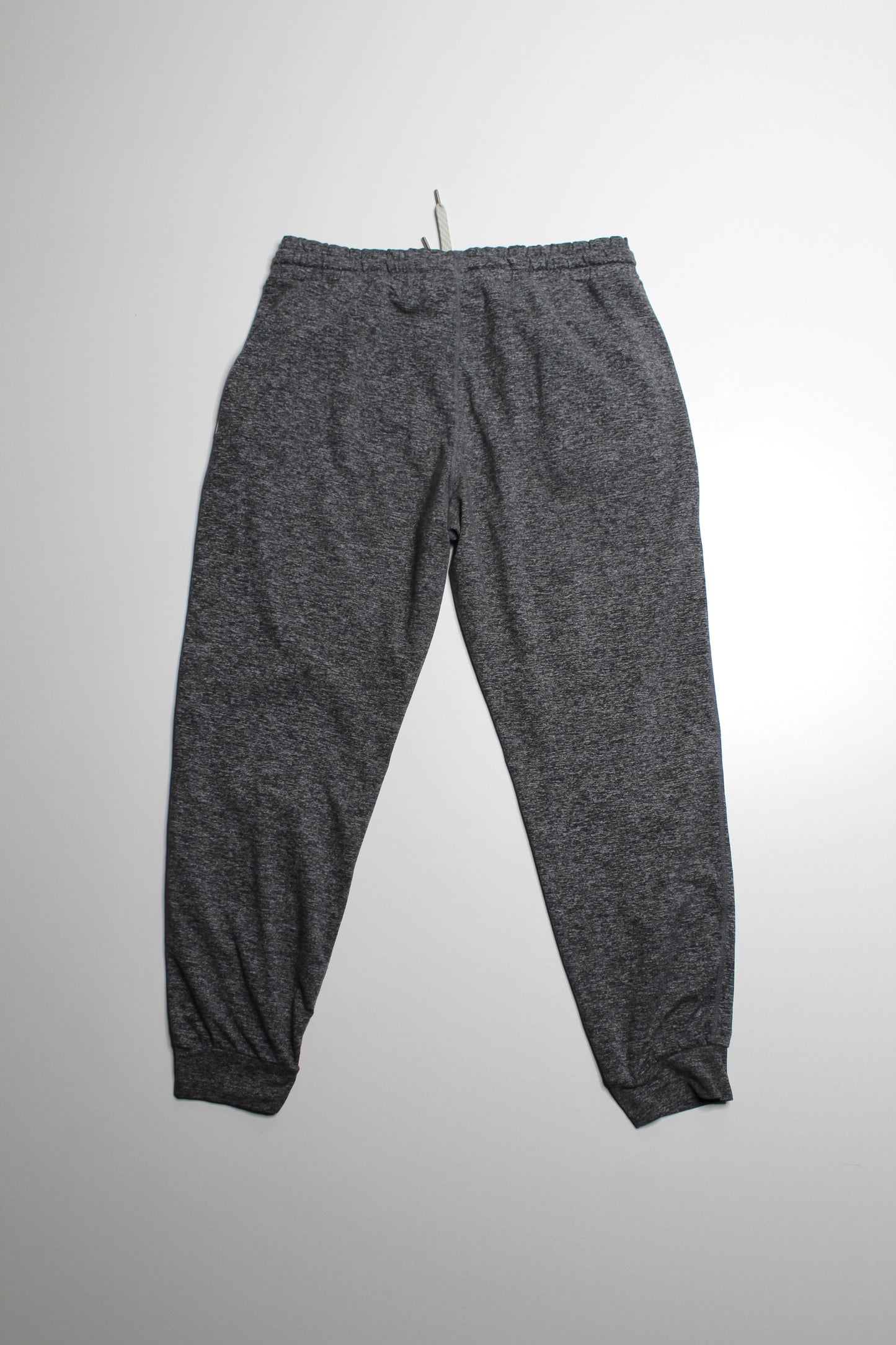 Vuori heathered grey cropped jogger, no size. Fits like small (relaxed fit)