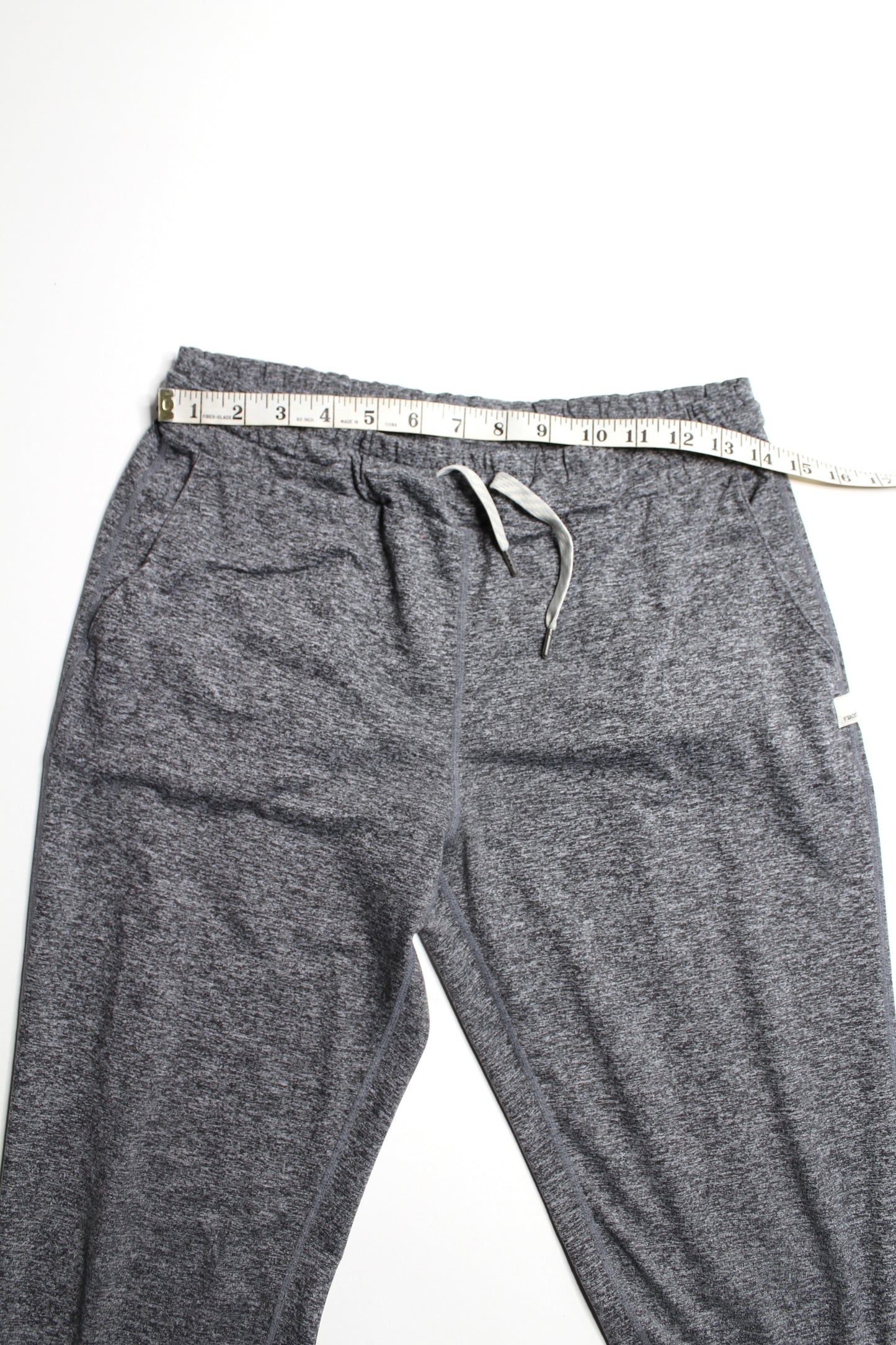 Vuori heathered grey cropped jogger, no size. Fits like small (relaxed fit)