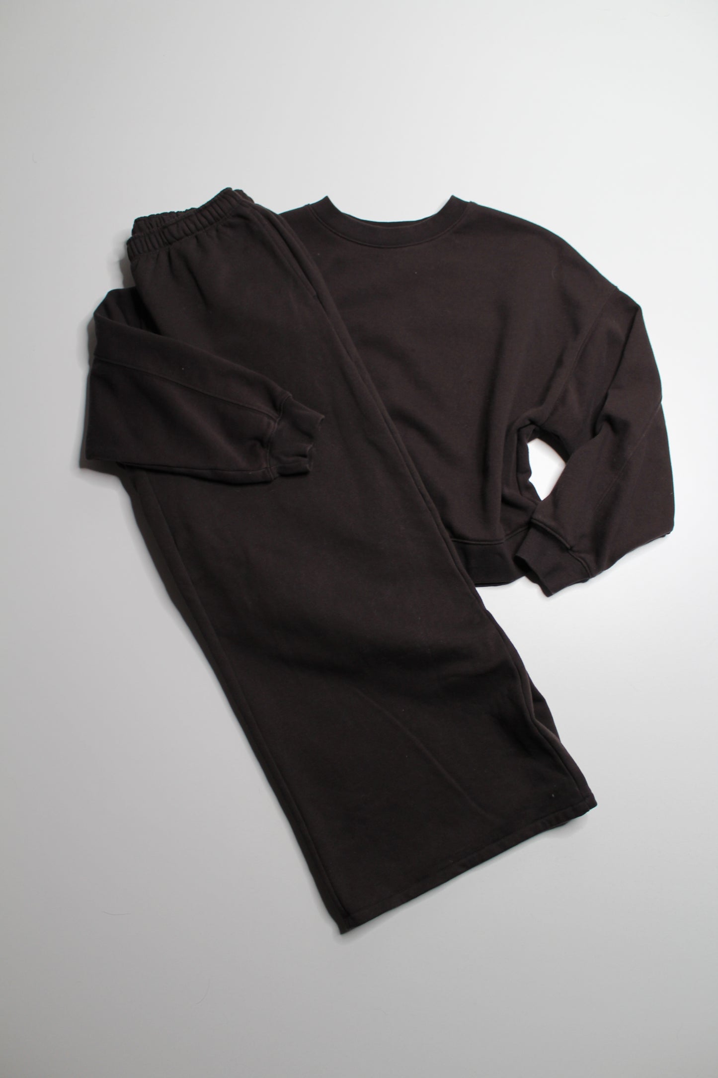 Gap terra brown ‘wedge seamed’ sweatshirt, size small (loose fit) *petite *matching joggers available