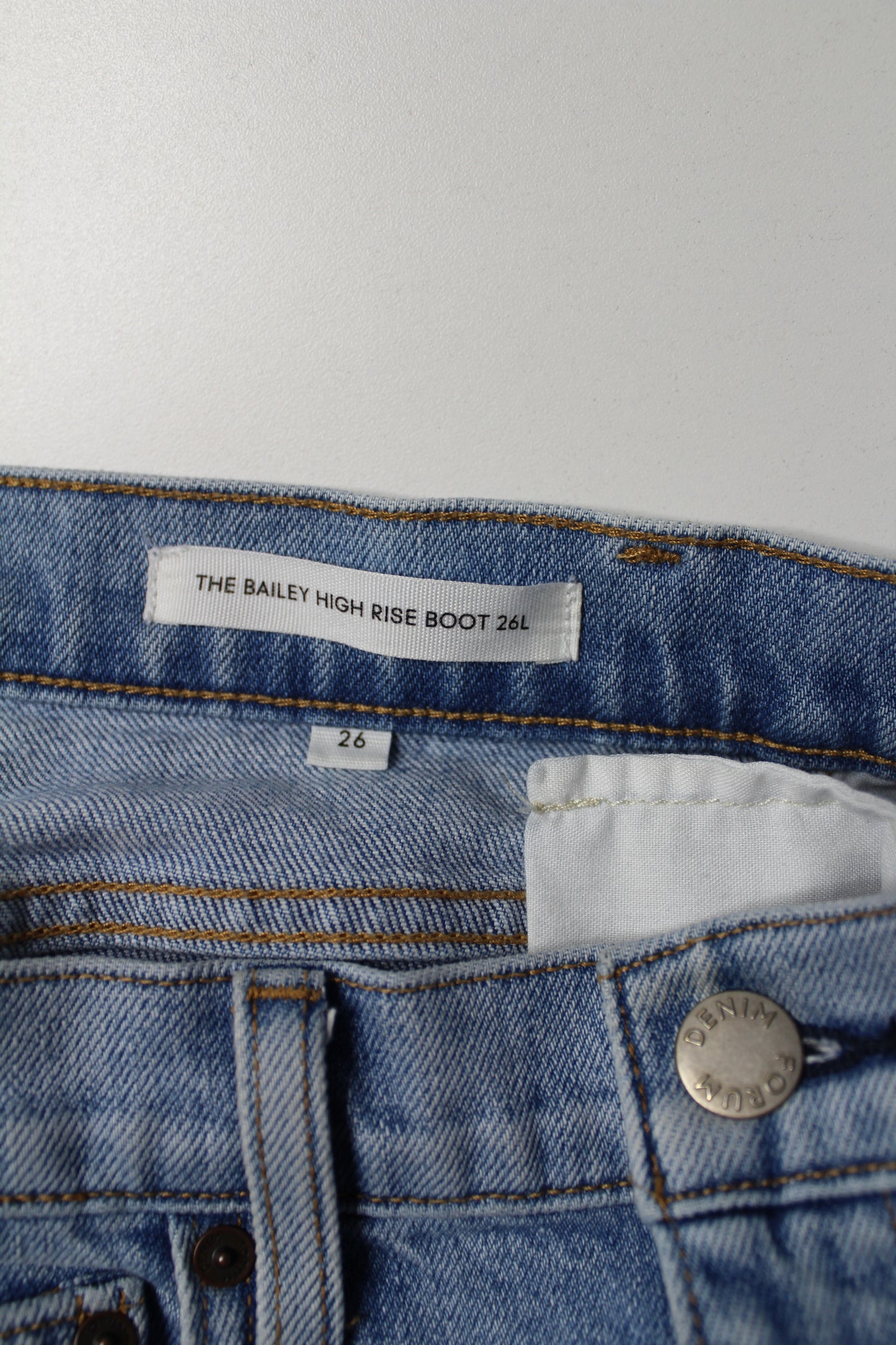 Aritzia Denim Forum 'bailey high rise bootcut' jeans, size 26