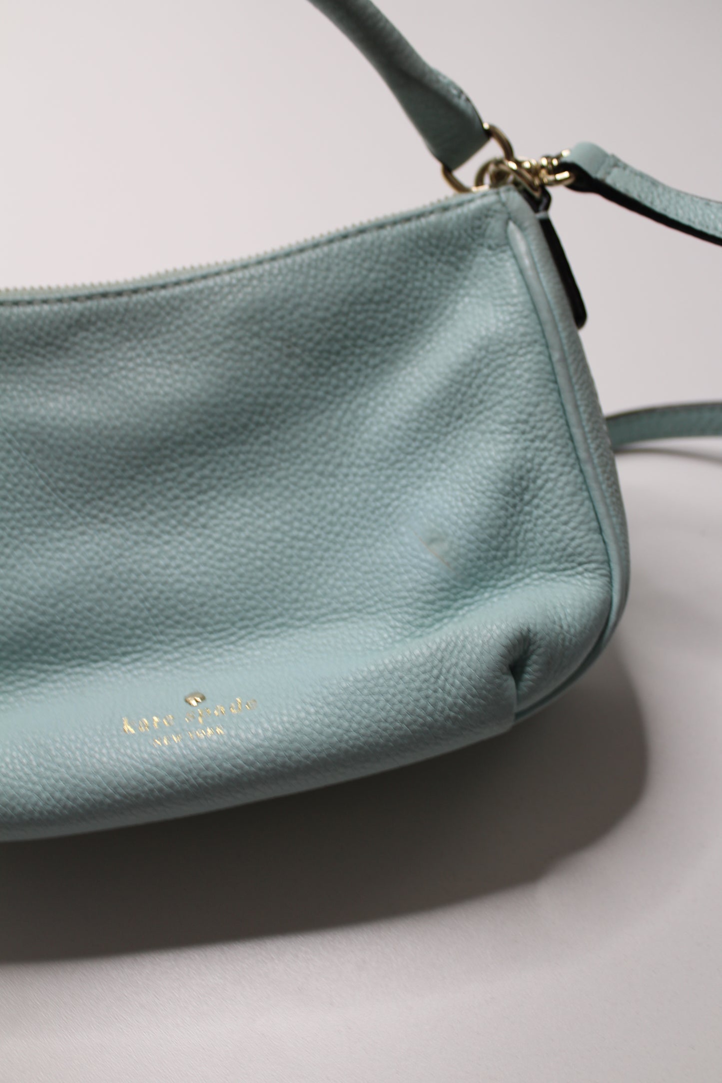 Kate Spade small crossbody purse *flaw (additional 20% off)