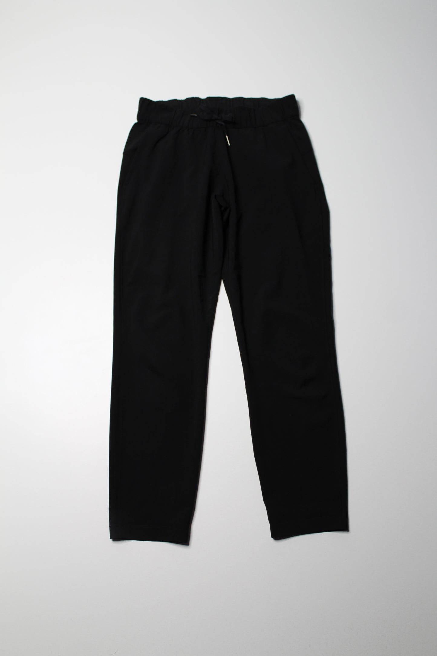 Lululemon black ‘on the fly’ pant, size 10 (27") *woven