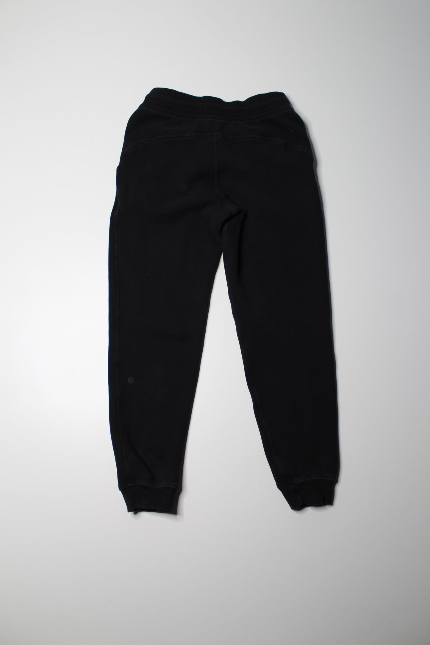 Lululemon black ‘scuba’ jogger, size 6 (28”)