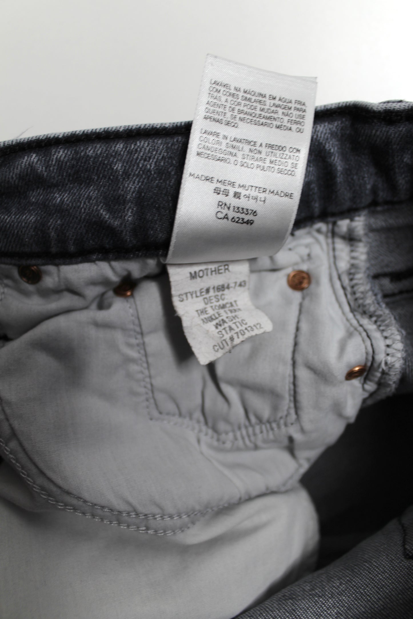 Mother static ‘the tomcat ankle fray’ denim, size 27 (26”)