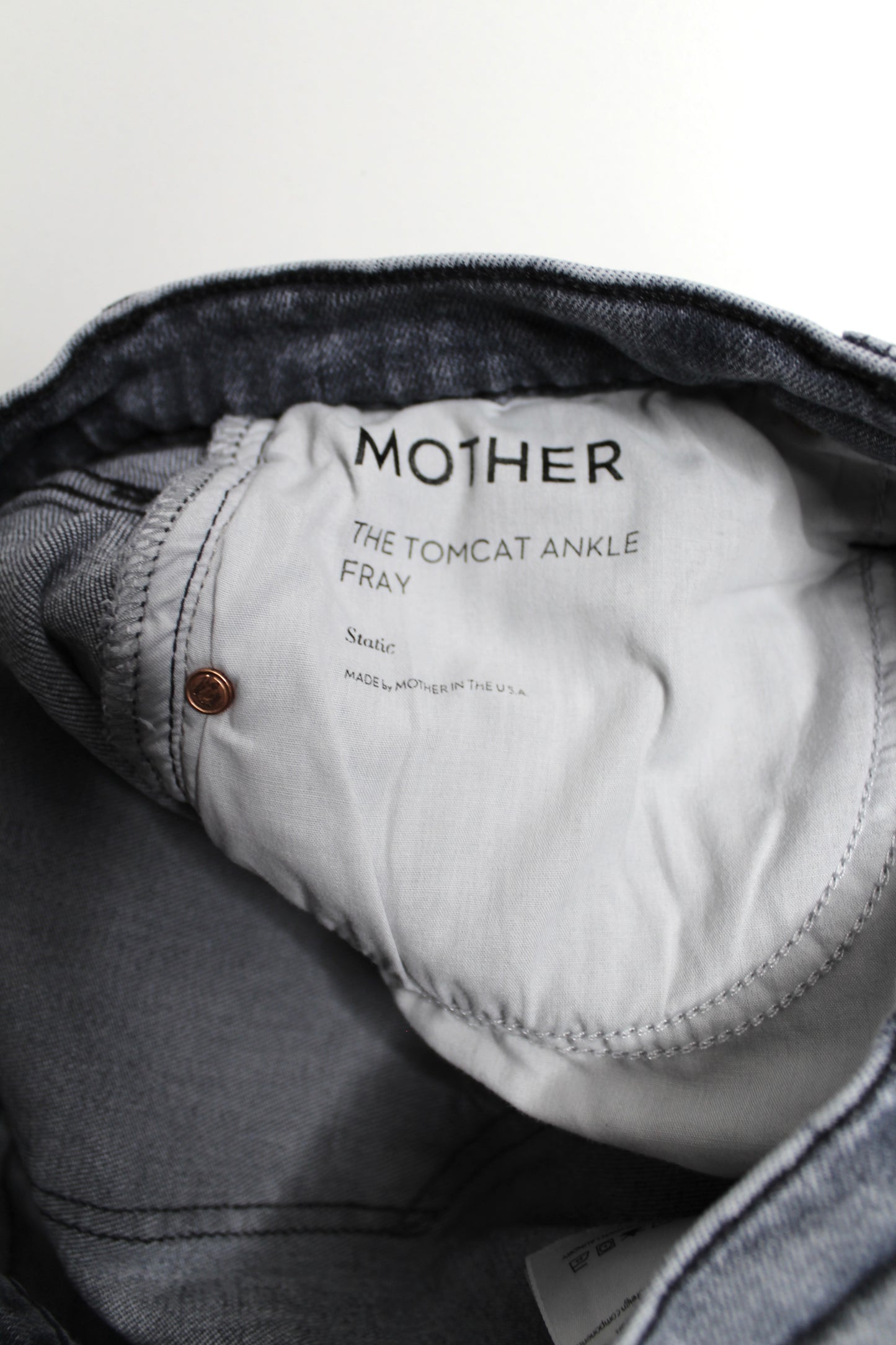 Mother static ‘the tomcat ankle fray’ denim, size 27 (26”)