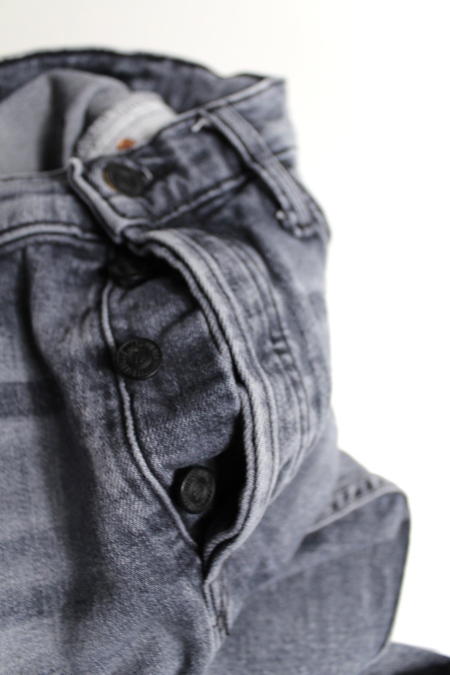 Mother static ‘the tomcat ankle fray’ denim, size 27 (26”)