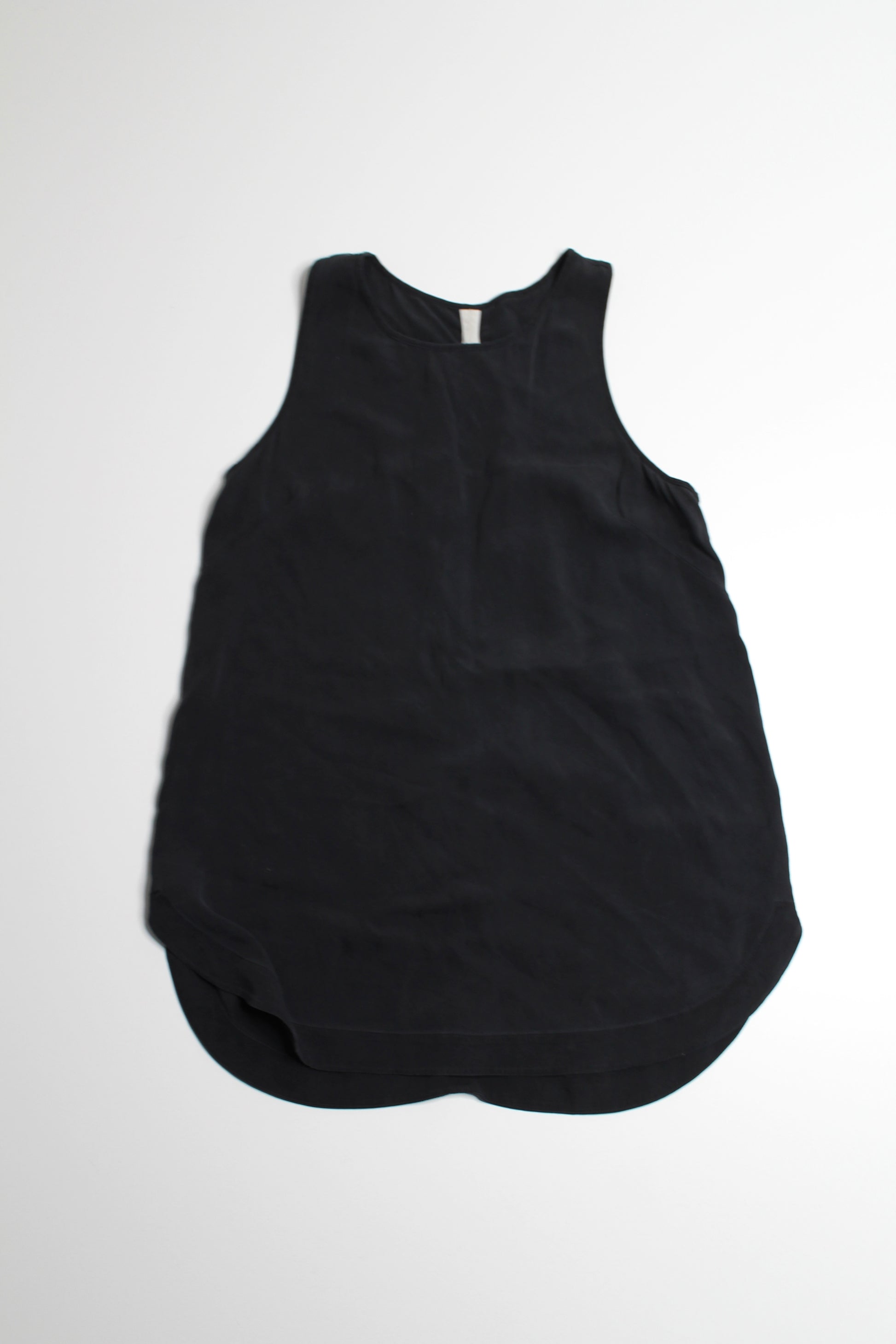 Kit And Ace black keyhole back tank, no size. Fits like medium