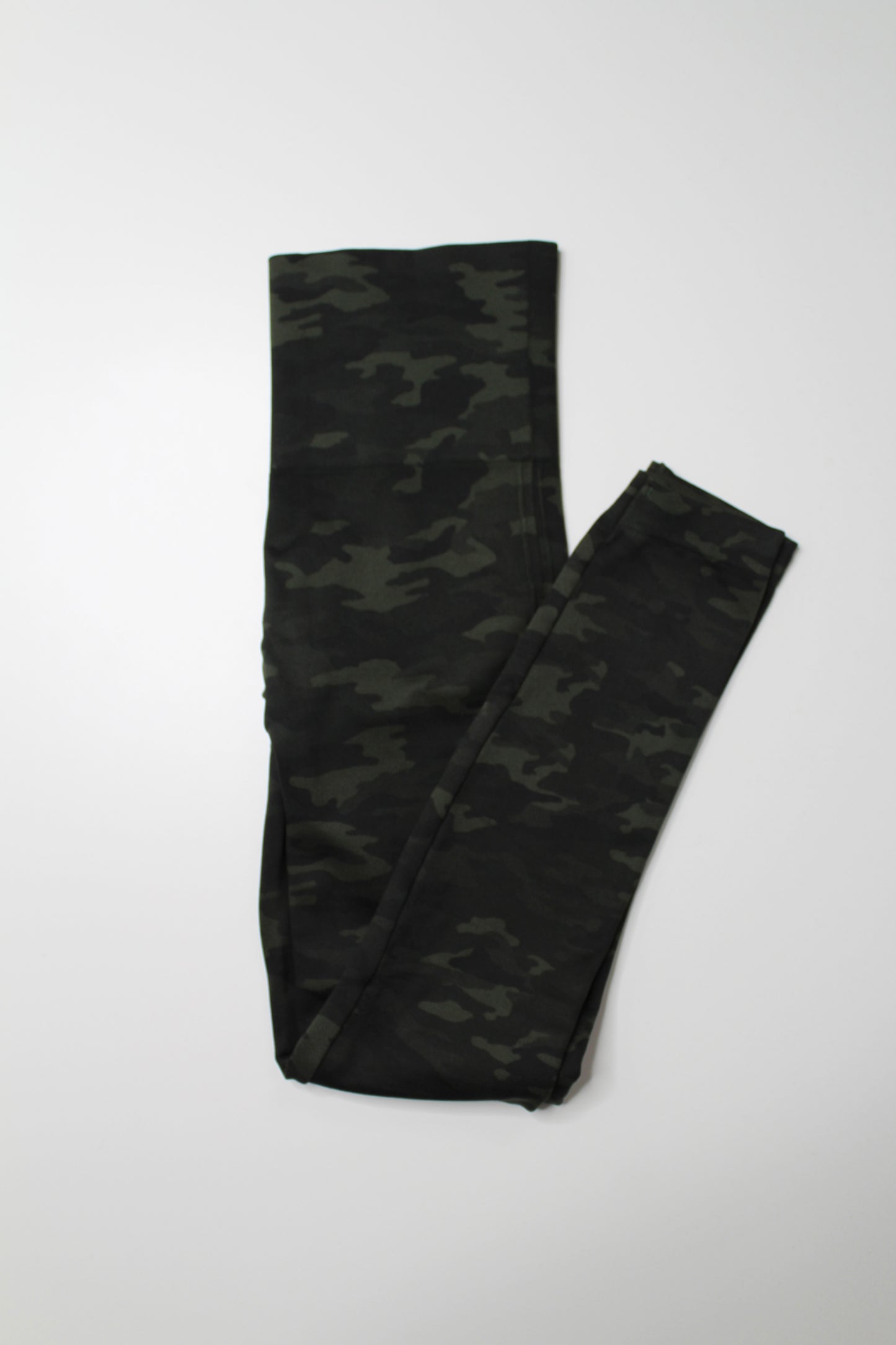 Spanx green camo seamless leggings, size small