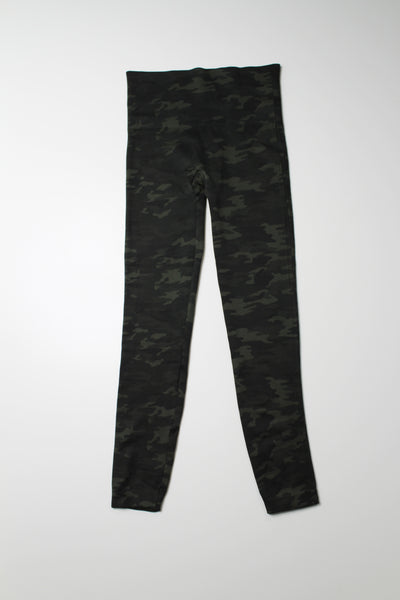 Spanx green camo seamless leggings, size small (price reduced: was $20)