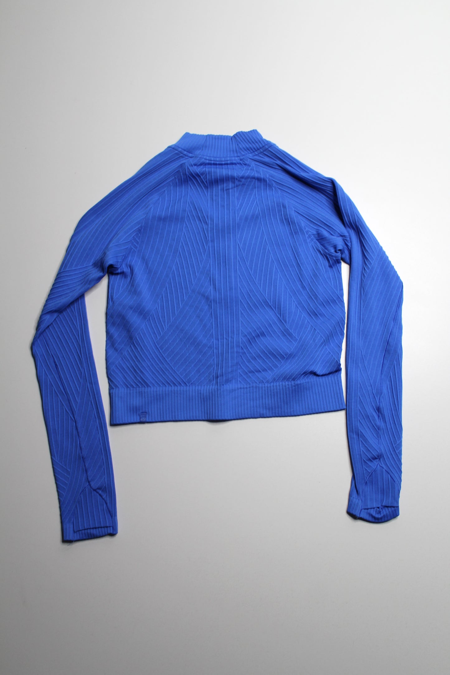 Lululemon blue 1/4 zip long sleeve, no size , fits like small (4/6)