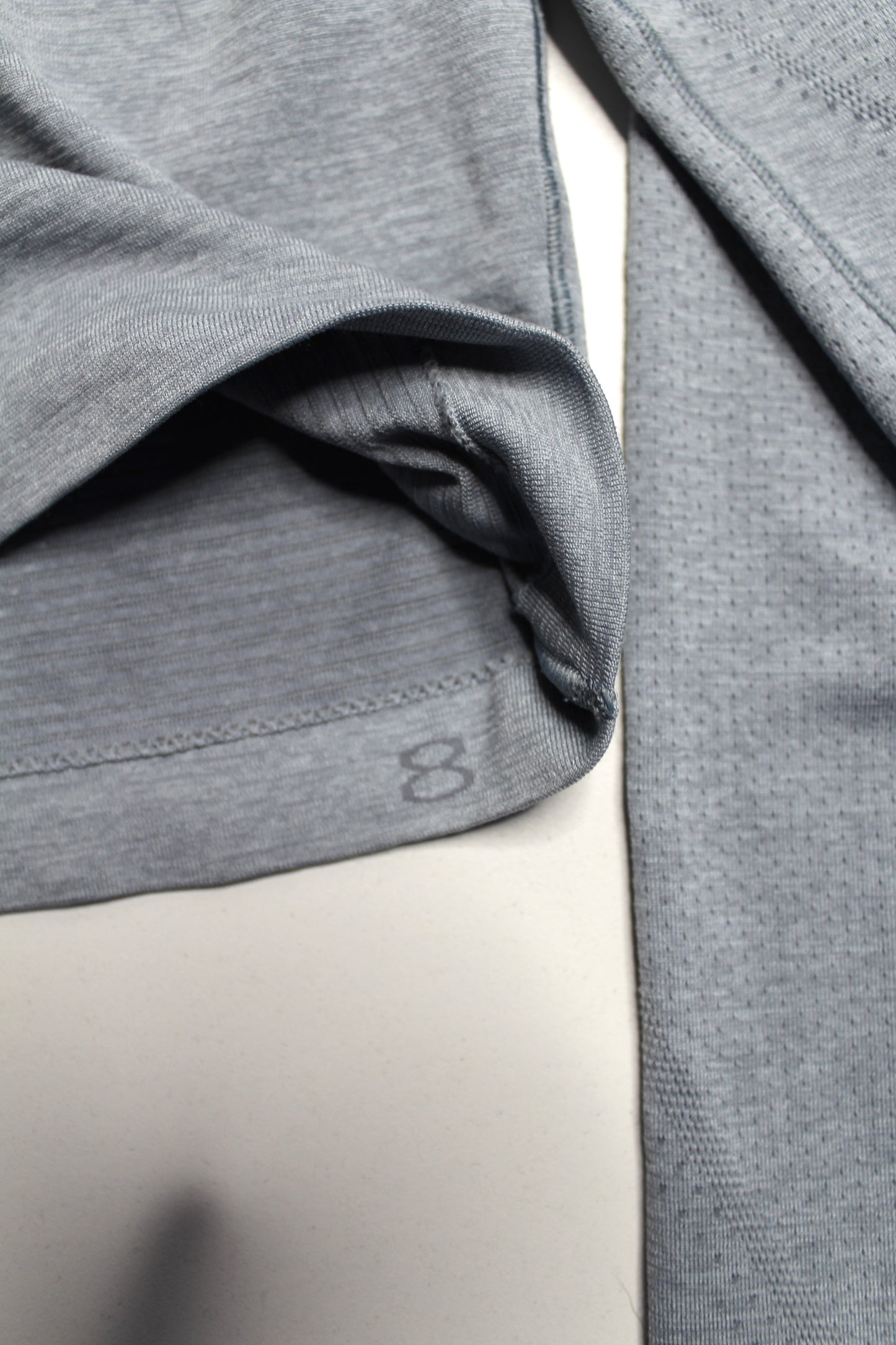 Lululemon ‘swiftly tech’ long sleeve, size 8 *waist length