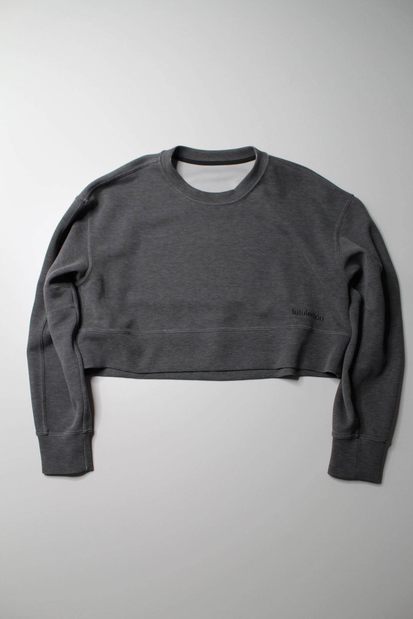 Lululemon heathered graphite grey ‘soft ambitions’ crop crew, no size. fits like size 8 (oversized) (price reduced: was $48)