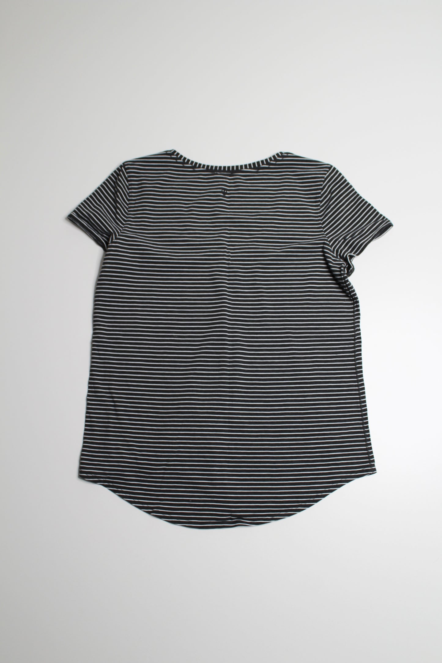 Lululemon modern stripe heathered black white v neck love short sleeve t shirt, no size. Fits like 8 (price reduced: was $30)