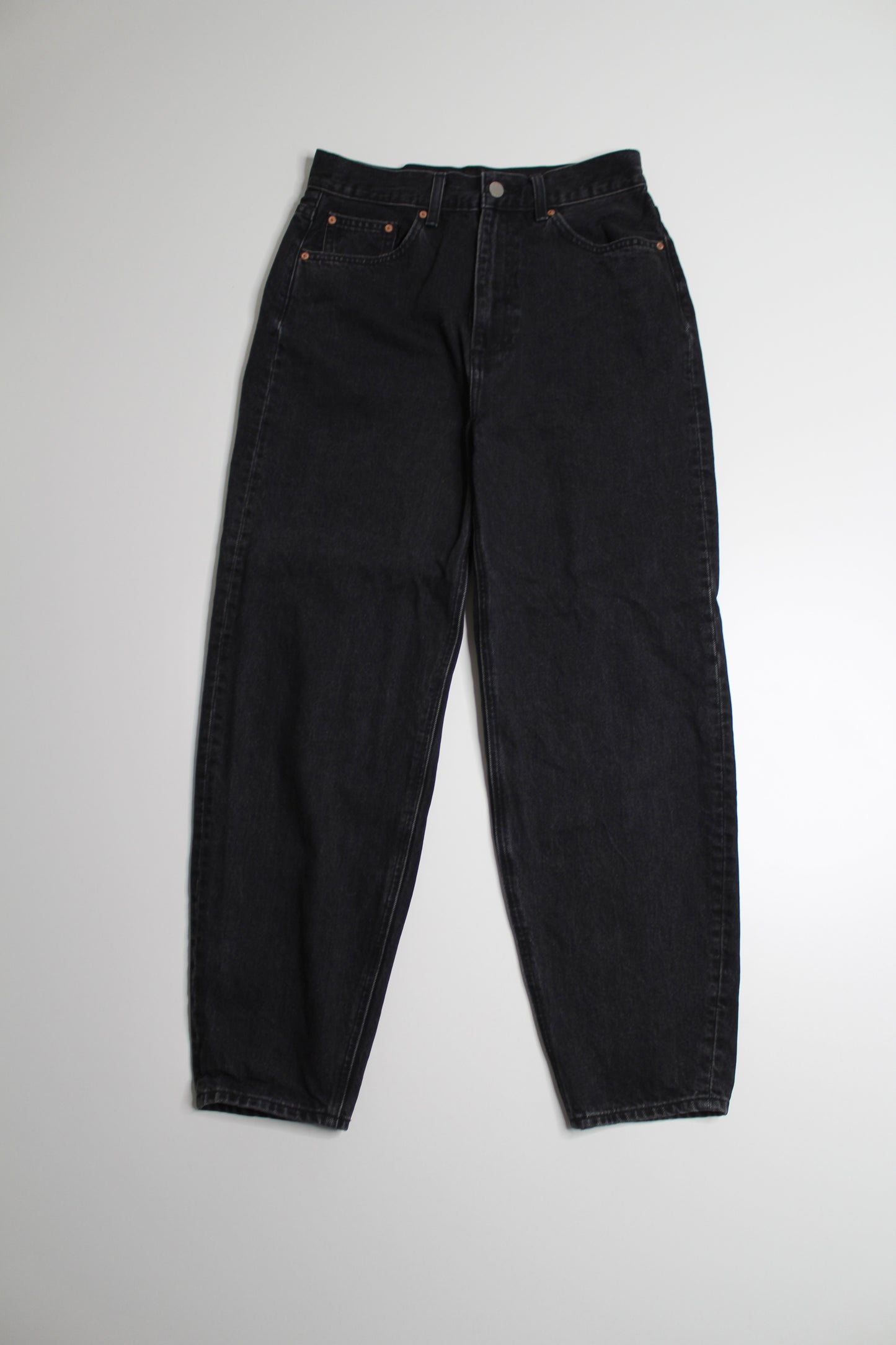 Aritzia Denim Forum black high rise ‘Gia carrot’ jean, size 28 (price reduced: was $58)