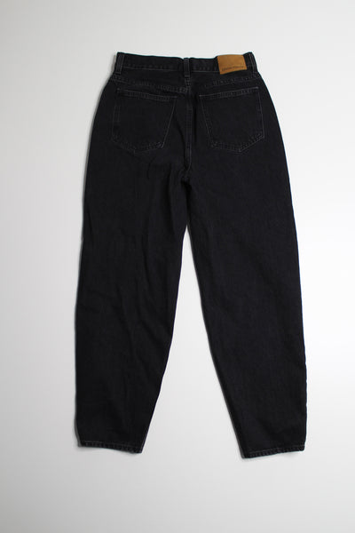 Aritzia Denim Forum black high rise ‘Gia carrot’ jean, size 28