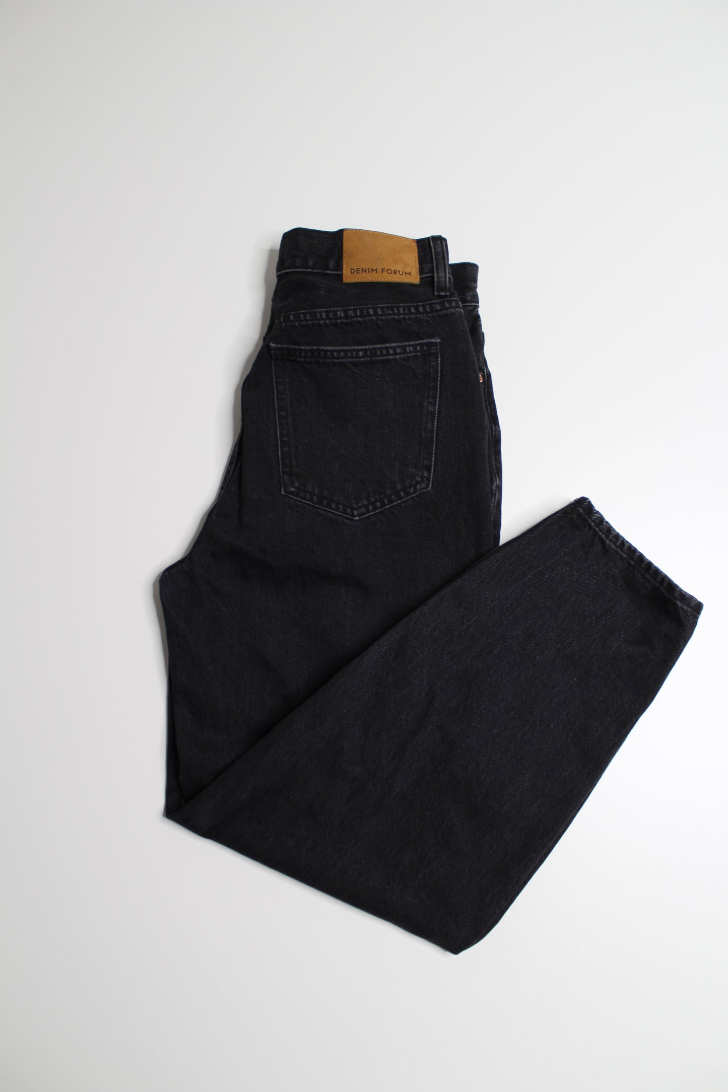 Aritzia Denim Forum black high rise ‘Gia carrot’ jean, size 28 (price reduced: was $58)