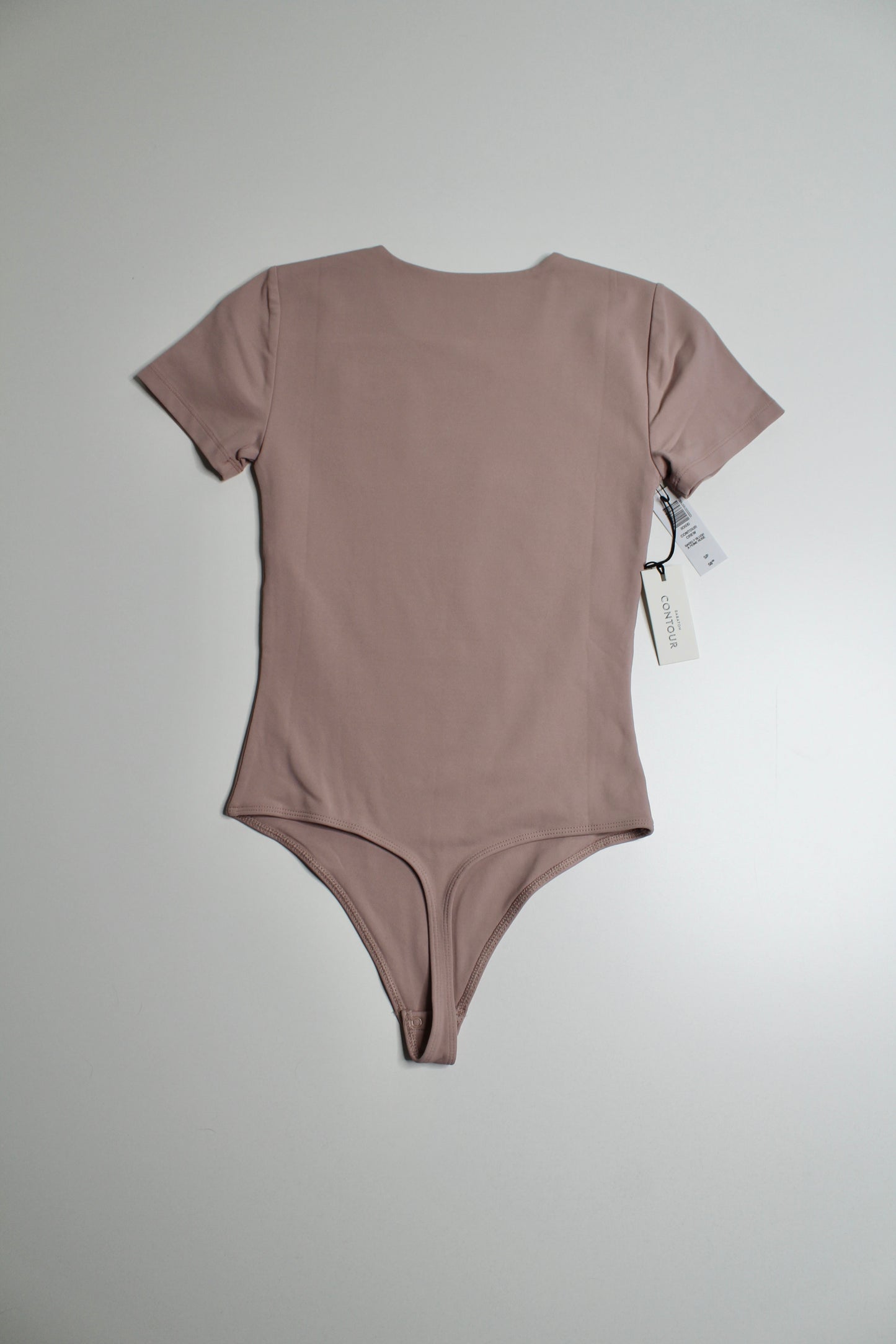 Aritzia babaton barely blush ‘contour crew’ short sleeve bodysuit, size small *new with tags