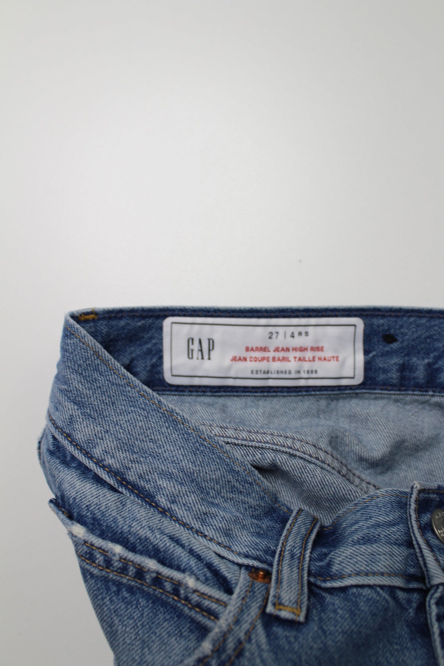 Gap ‘barrel high rise’ jeans, size 27/4 R *new