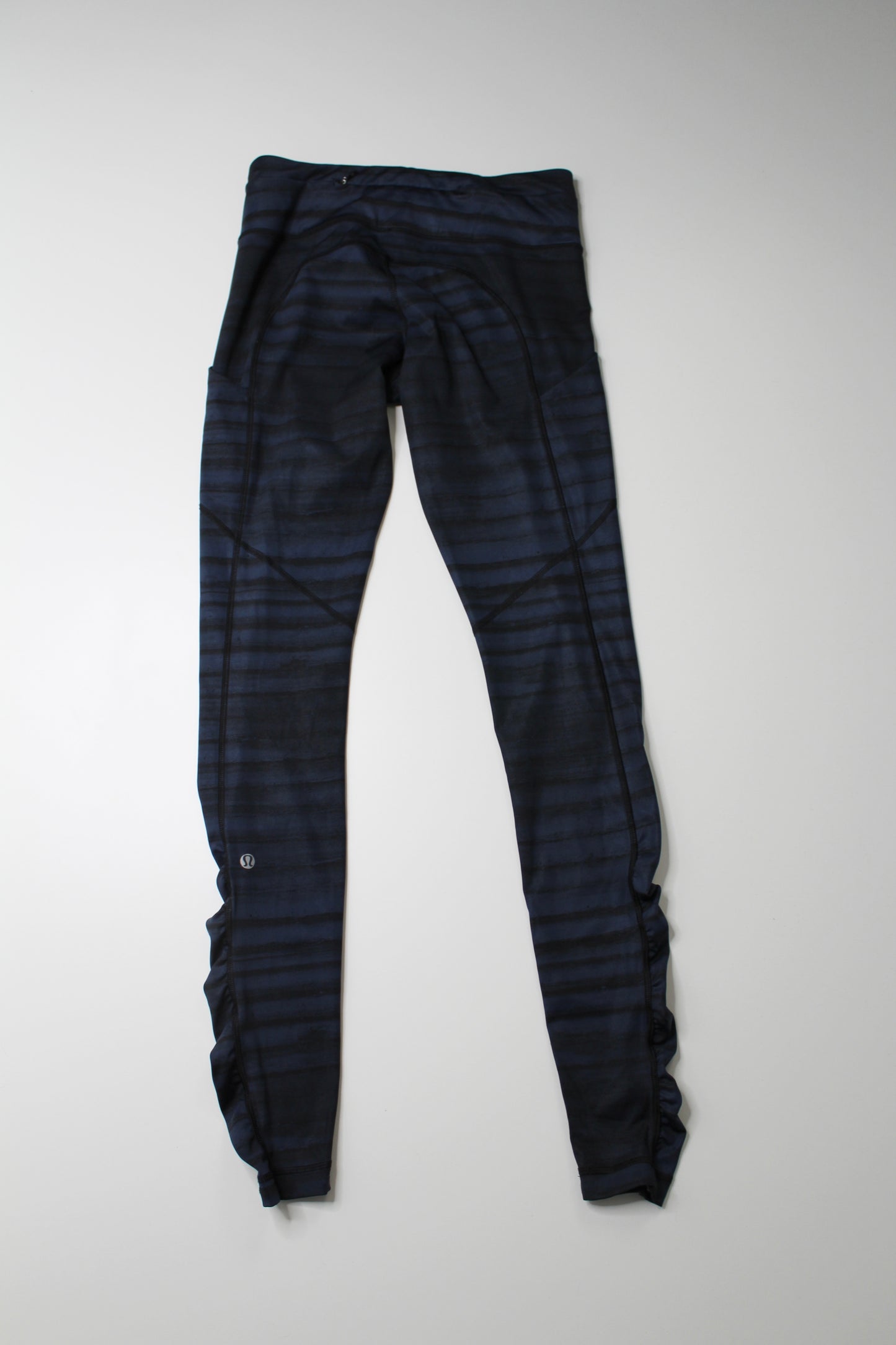 Lululemon blue/black pattern speed tight, size 6 (additional 50% off)