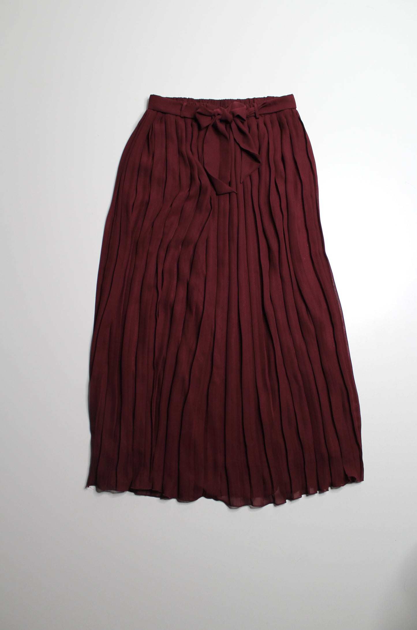 Joie deep wine high rise pleated skirt, size small