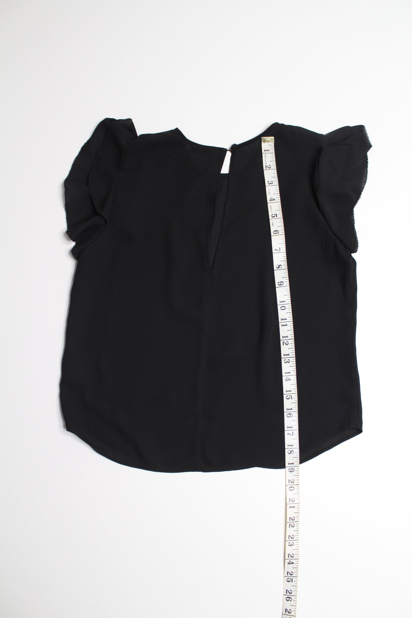 Aritzia Sunday Best black ruffle shoulder short sleeve blouse, size xs