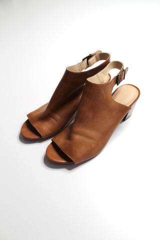 Clarks Deloria Gia tan leather block heel sandal, size 10 *new (price reduced: was $50)