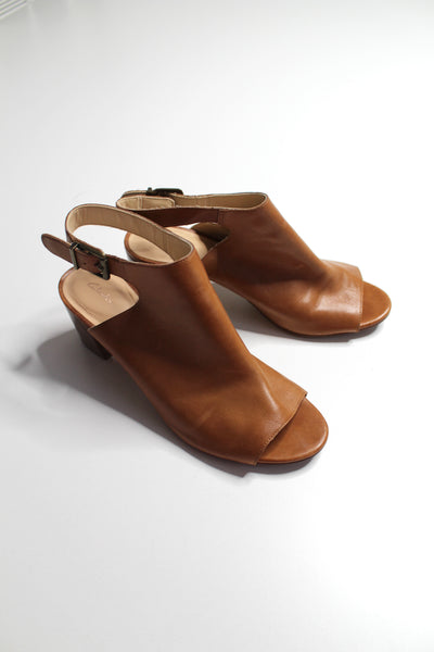 Clarks Deloria Gia tan leather block heel sandal, size 10 *new (price reduced: was $50)