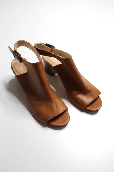 Clarks Deloria Gia tan leather block heel sandal, size 10 *new (price reduced: was $50)