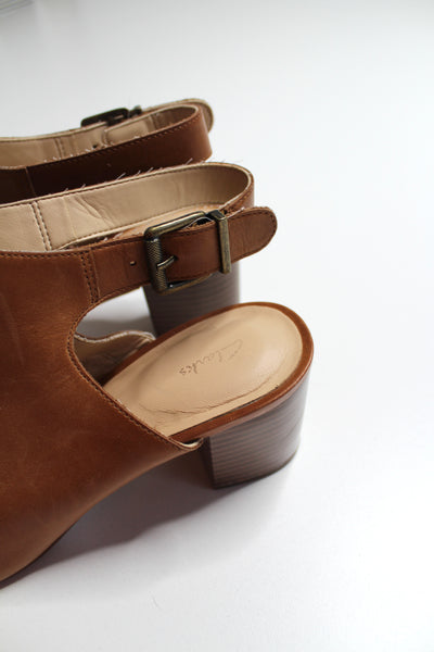 Clarks Deloria Gia tan leather block heel sandal, size 10 *new (price reduced: was $50)