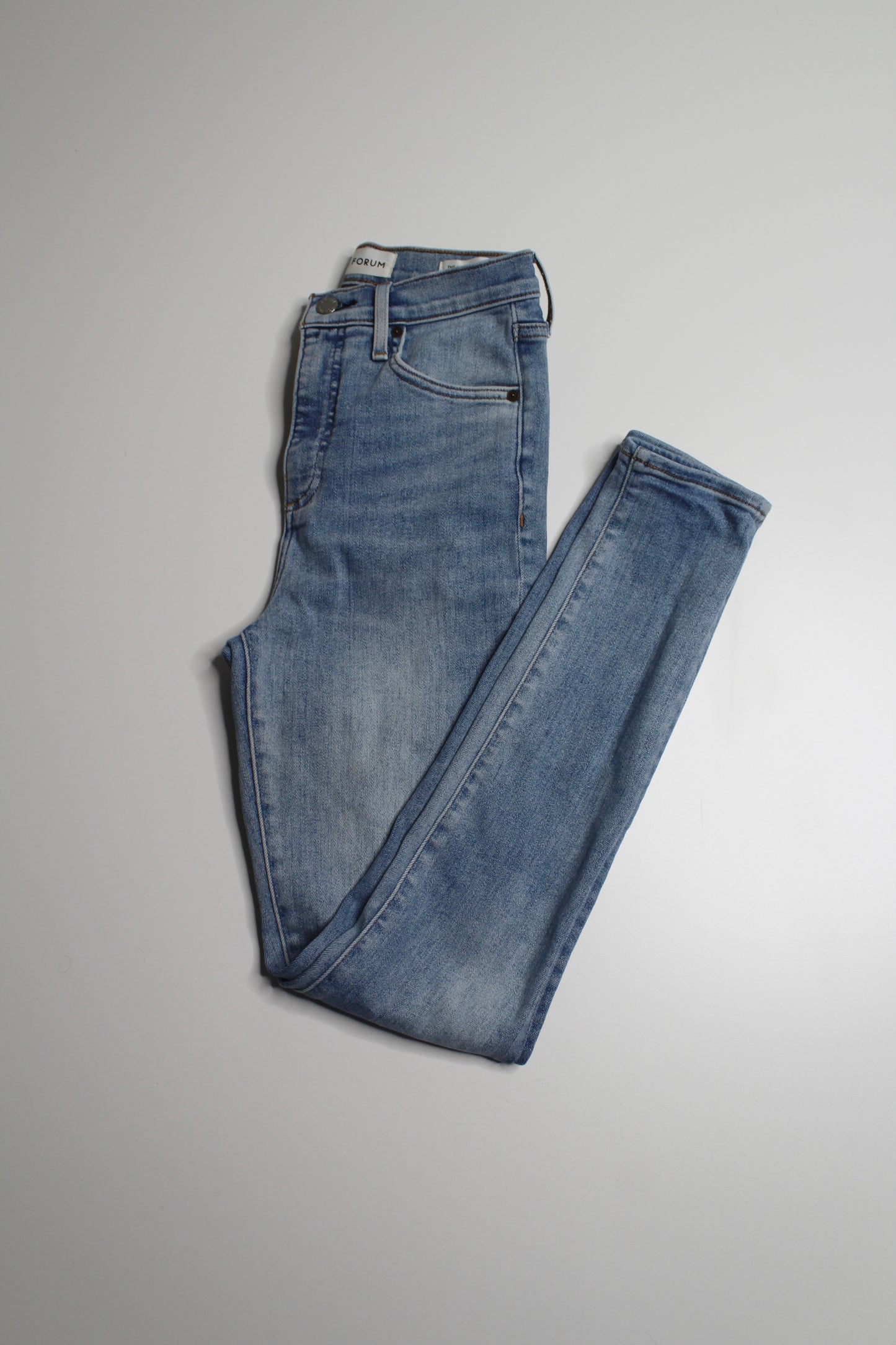 Aritzia Denim Forum Lola high rise skinny jeans, size 25 (30L) (additional 20% off)