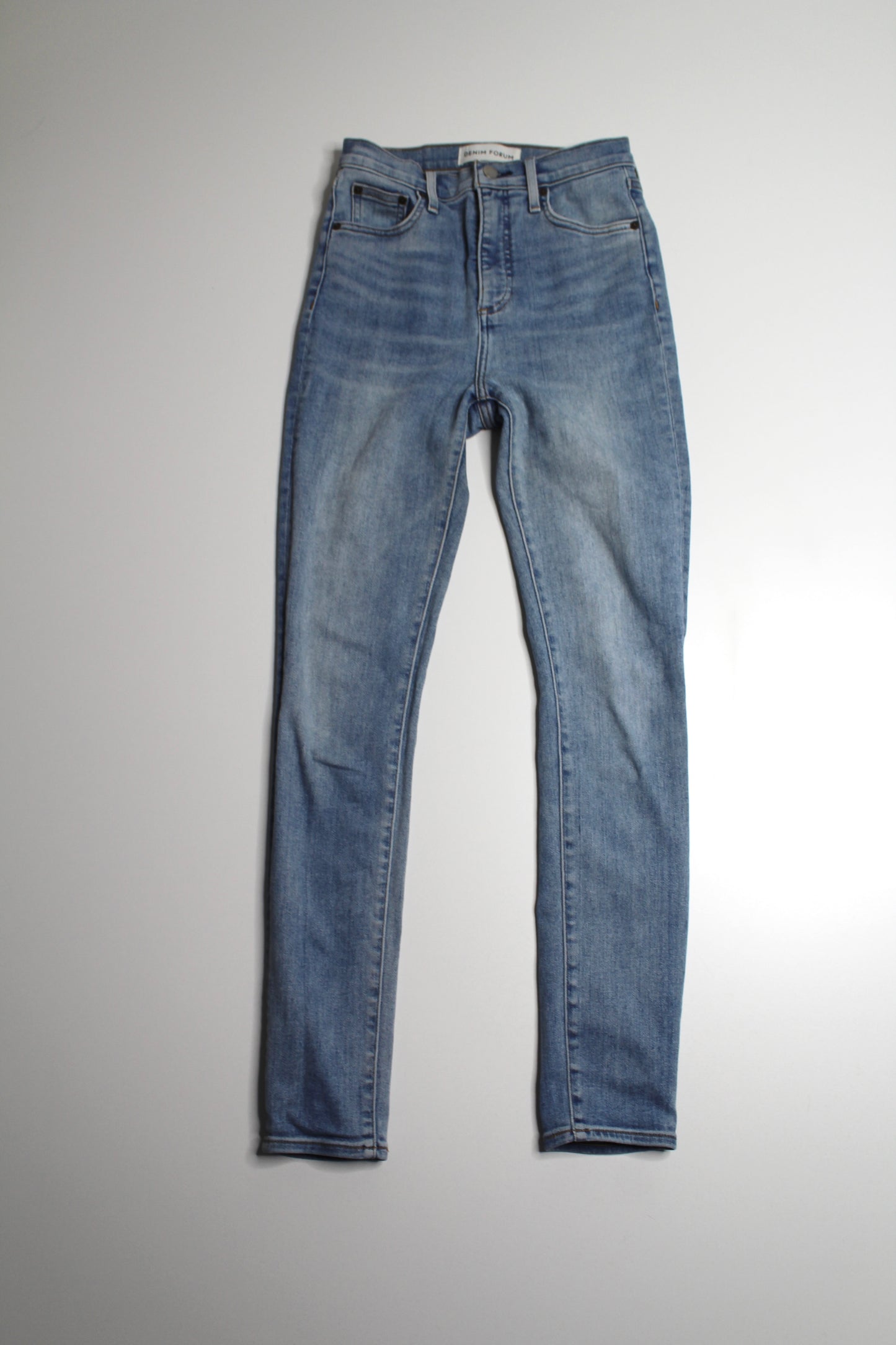 Aritzia Denim Forum Lola high rise skinny jeans, size 25 (30L) (additional 20% off)