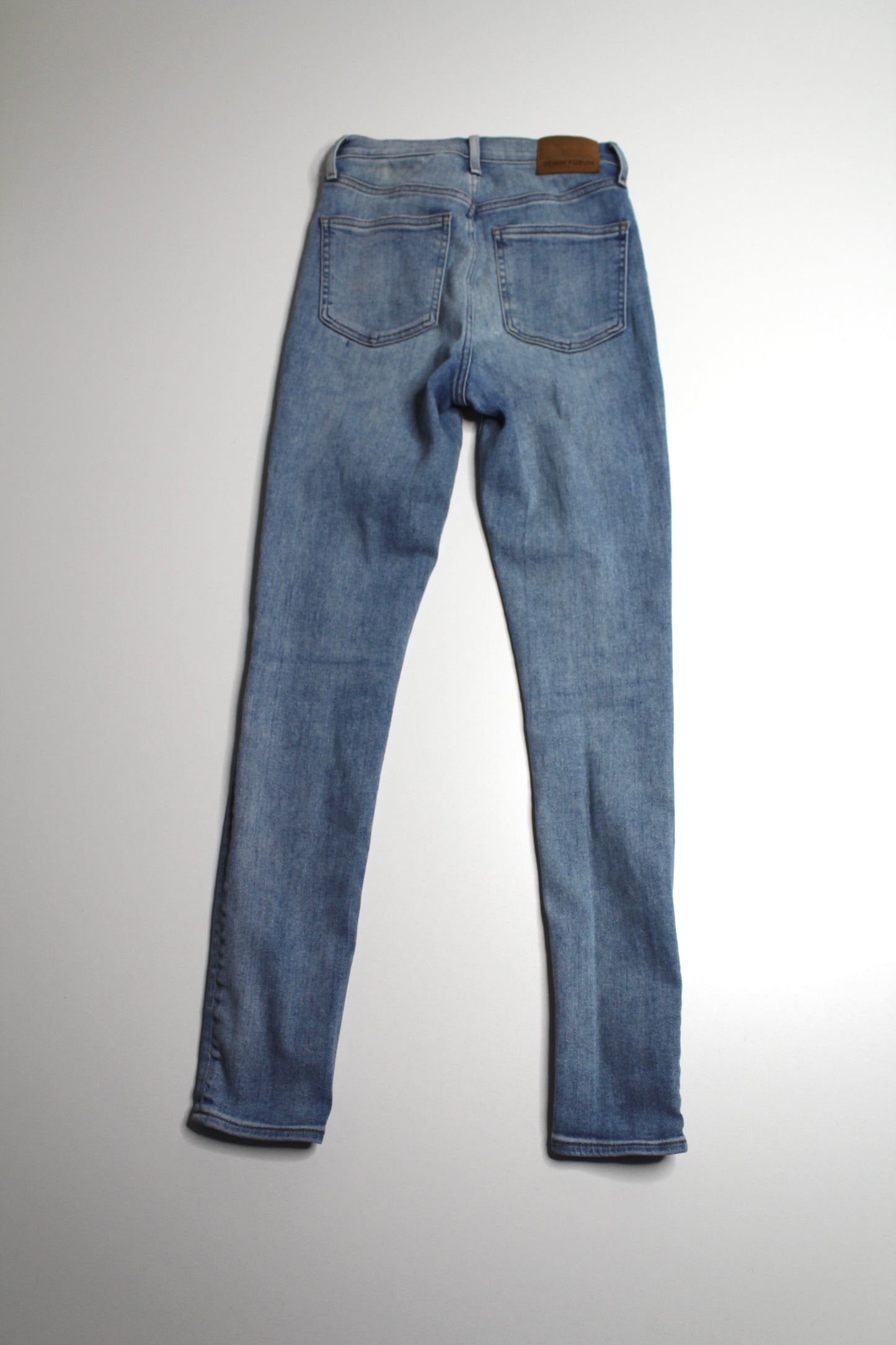 Aritzia Denim Forum Lola high rise skinny jeans, size 25 (30L) (additional 20% off)