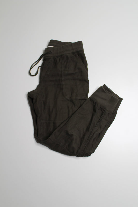 Aritzia community olive cebu cargo jogger, size xs (price reduced: was $25)