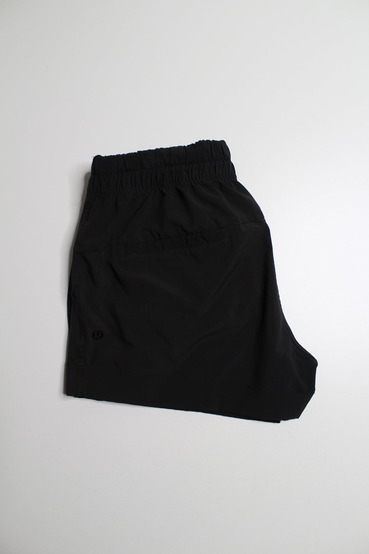 Lululemon black spring break away shorts, size 6