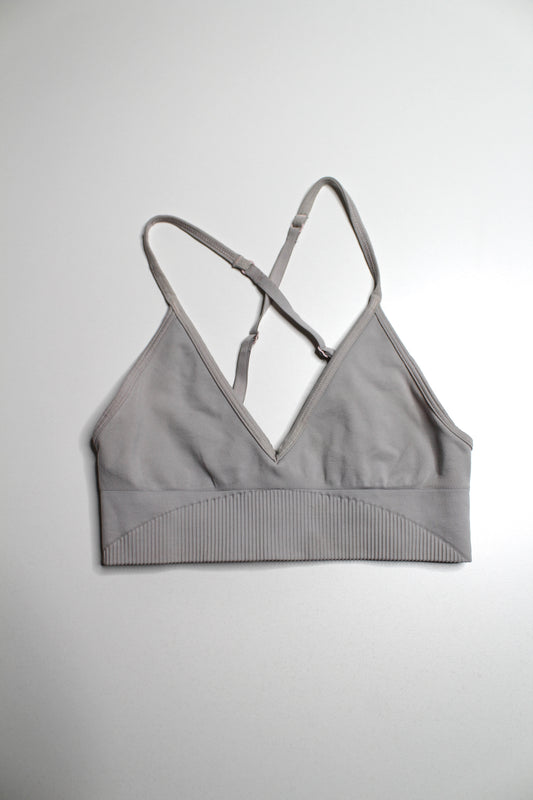 Lululemon light grey ebb to street bra, no size. fits like size 6