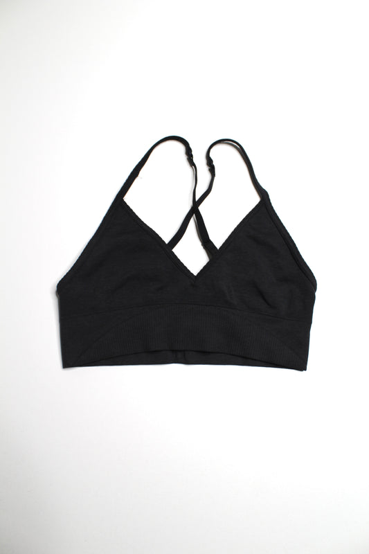 Lululemon heathered black ebb to street bra, no size. fits like size 8