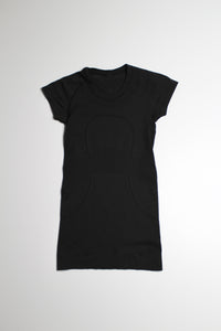 Lululemon black ‘swiftly’ tech short sleeve, size 2