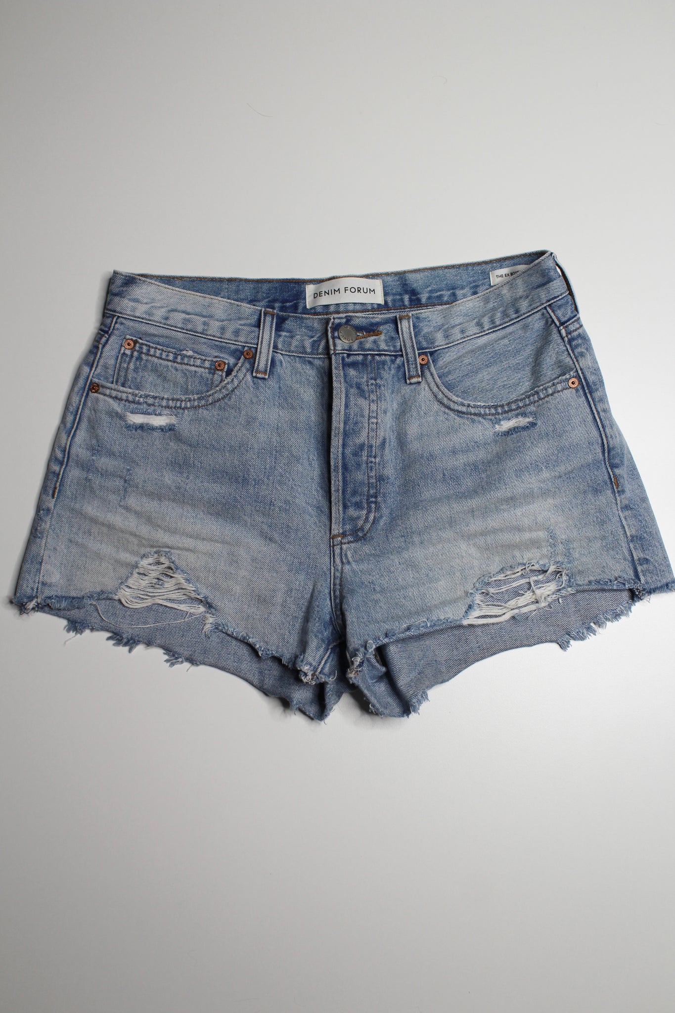 Aritzia Denim Forum ‘ex boyfriend’ jean shorts, size 27