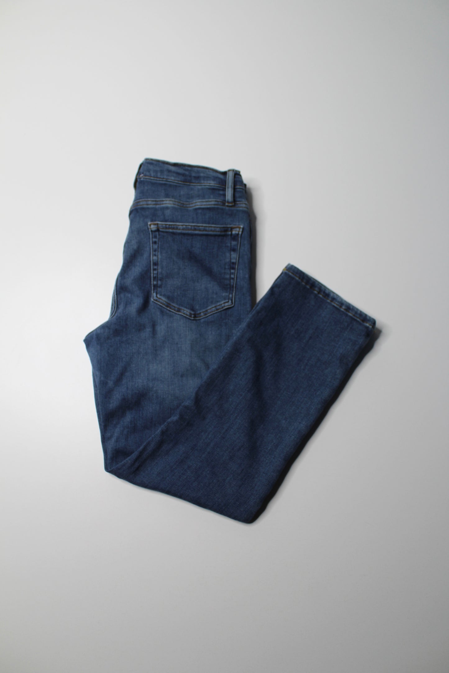 Frame dark wash ‘le high straight’ jeans, size 29 (26”)