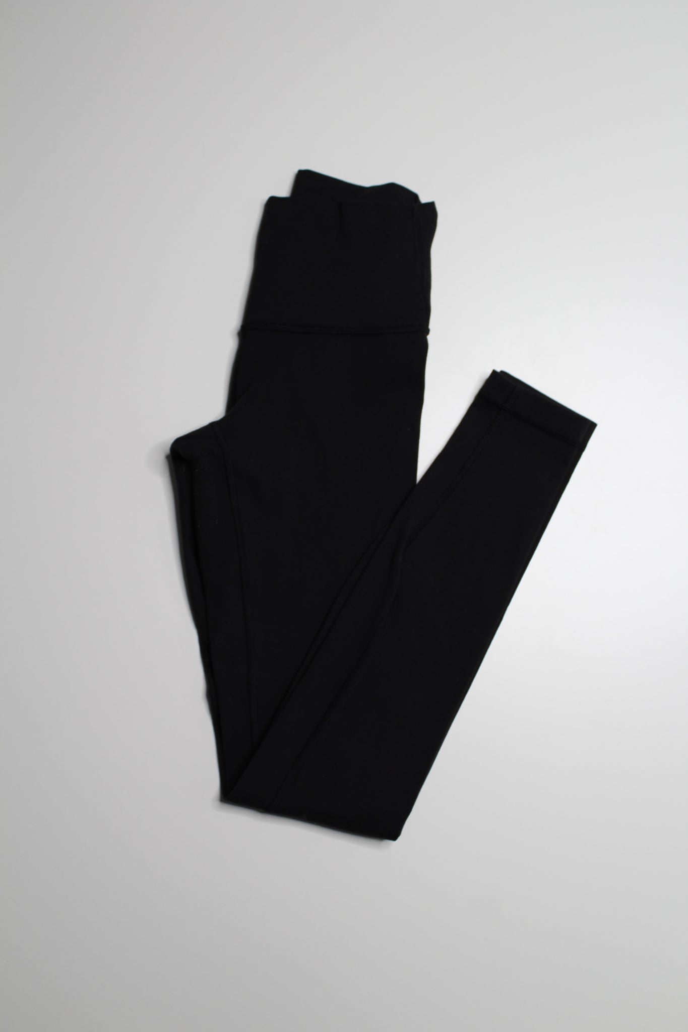 Lululemon black wunder under leggings, size 2 (28”)