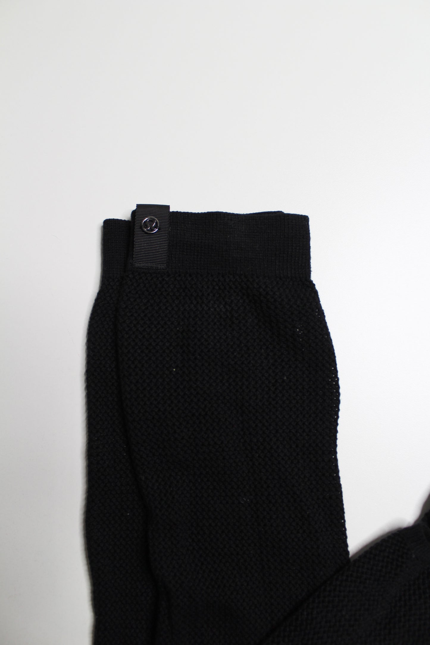 Lululemon black mesh knit leg warmers