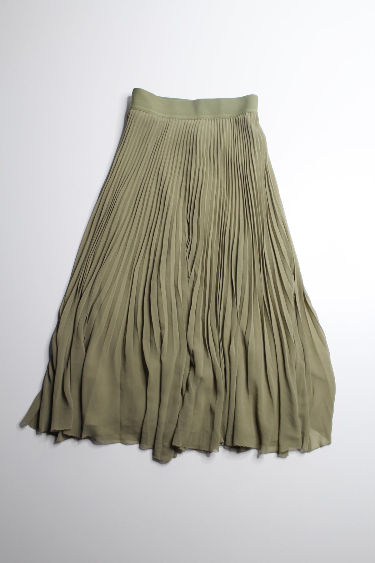 Aritzia Wilfred bitter sage ‘twirl’ skirt, size small